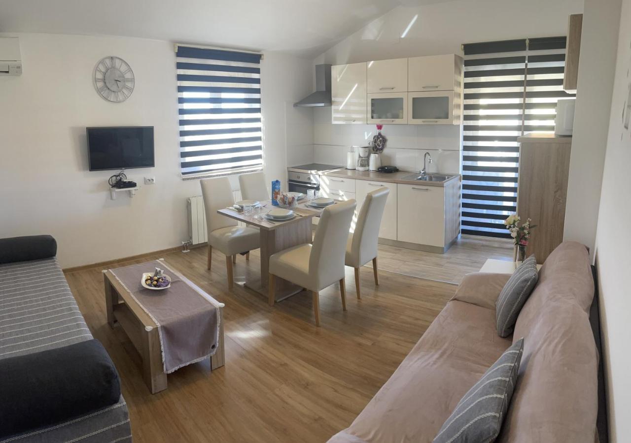 Anida Apartment *